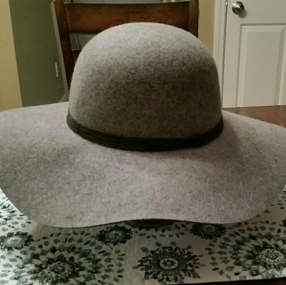 Wide Rim Hat